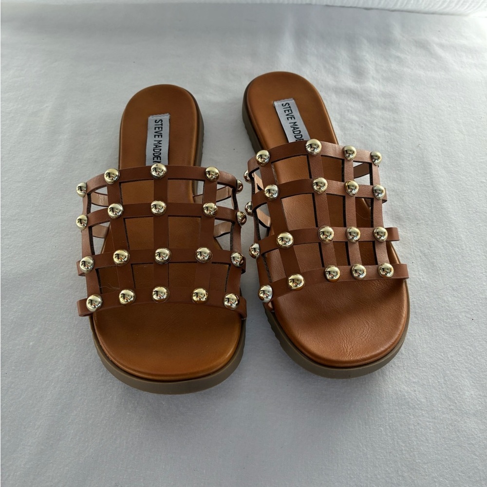 Steve Madden Beil Sandals | Cognac Brown w/ Gold Studs | Size 7.5 | Like New